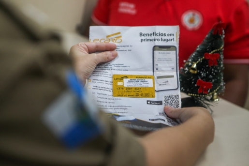 Bombeiros Militares ganham cartão de Natal de R$ 500